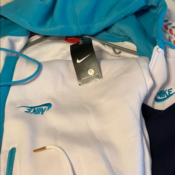 Teal white and blue Nike two piece sweat suit - Picture 4 of 4